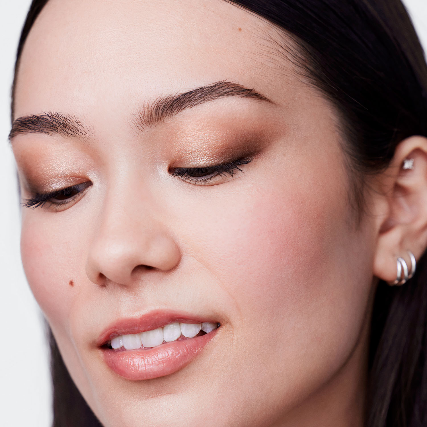 HIGH IMPACT SHADOW PLAY™ SHADOW + DEFINER (SOMBRA PARA OJOS DE DOBLE PUNTA)